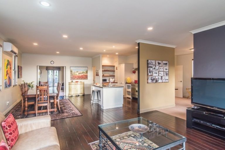 Photo of property in 9 Shearwater Rise, Paraparaumu Beach, Paraparaumu, 5032