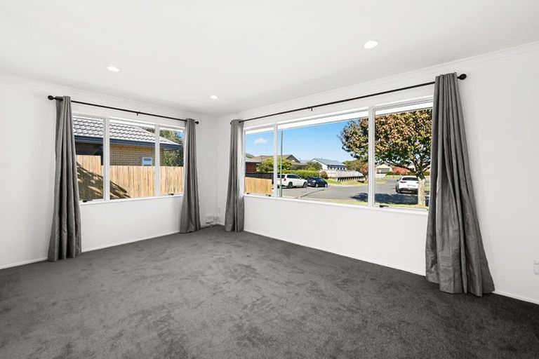Photo of property in 11 Chancery Close, Hamilton East, Hamilton, 3216