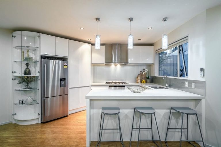 Photo of property in 46 Raleigh Road, Northcote, Auckland, 0627