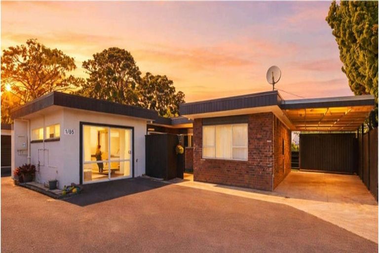Photo of property in 1/35 Vivian Wilson Drive, Eastern Beach, Auckland, 2012