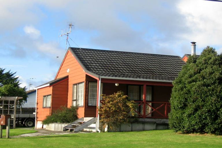 Photo of property in 49 Martin Road, Paraparaumu Beach, Paraparaumu, 5032