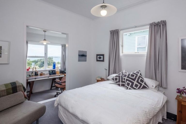 Photo of property in 190 The Esplanade, Island Bay, Wellington, 6023