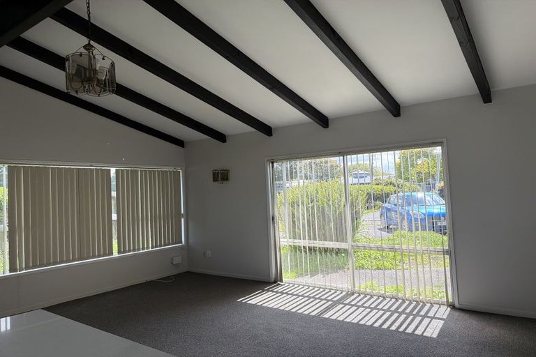 Photo of property in 2/162 Porchester Road, Papakura, 2110