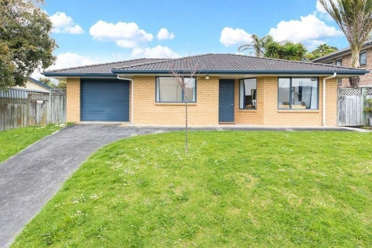 Photo of property in 26 Cabeleigh Drive, Helensville, 0800