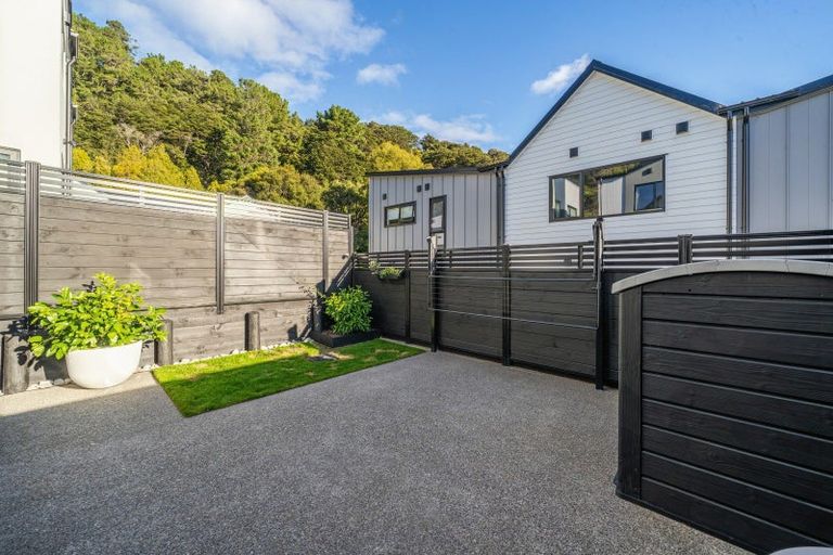 Photo of property in 18 Joseph Bolton Crescent, Wallaceville, Upper Hutt, 5018