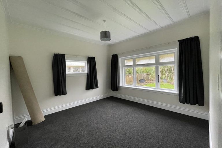 Photo of property in 23 Perrin Place, Kelvin Grove, Palmerston North, 4414