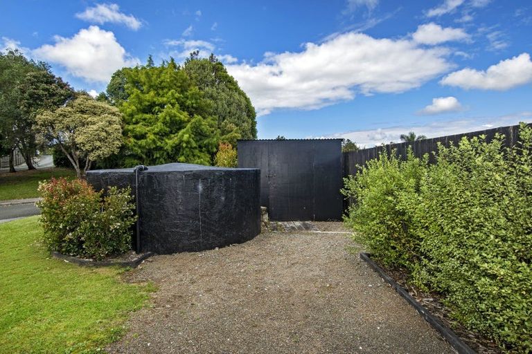 Photo of property in 4 Skelton Crescent, Paparoa, 0571