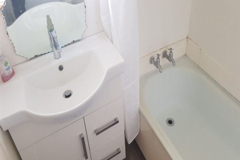 Photo of property in 26 Totara Street, Waiuku, 2123