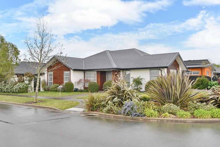 Photo of property in 32 Te Whenu Crescent, Marshland, Christchurch, 8083