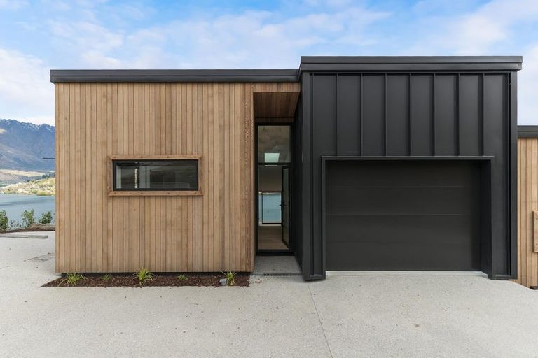 Photo of property in 15a Potters Hill Drive, Queenstown, 9300