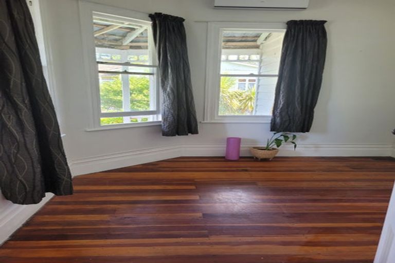 Photo of property in 1/98 Birkenhead Avenue, Birkenhead, Auckland, 0626
