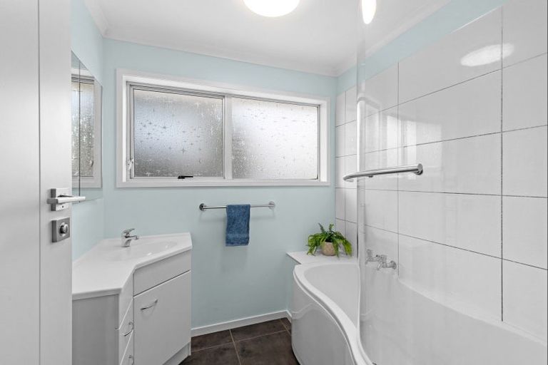 Photo of property in 6 Waltham Court, Cloverlea, Palmerston North, 4412