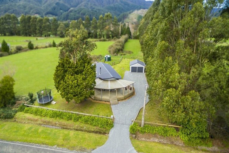 Photo of property in 82 Parkes Line Road, Maymorn, Upper Hutt, 5018
