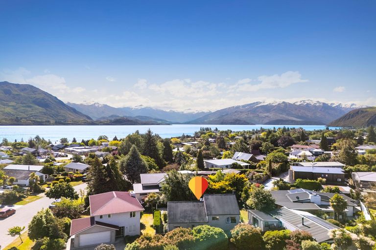 Photo of property in 32a Hunter Crescent, Wanaka, 9305