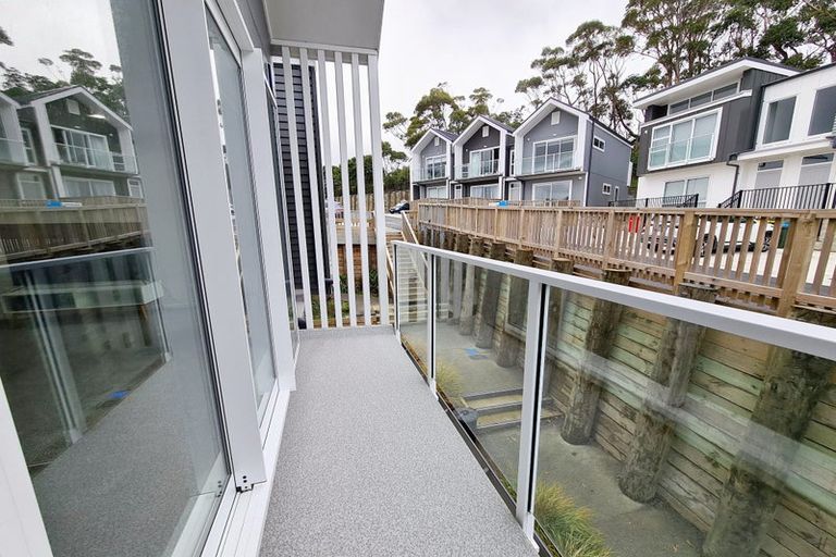 Photo of property in 10 Tai Lane, Whitby, Porirua, 5024