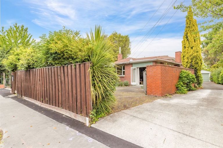 Photo of property in 236 Grahams Road, Burnside, Christchurch, 8053