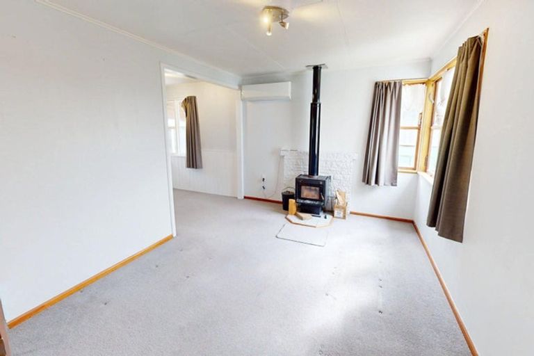 Photo of property in 22 Ellesmere Crescent, Highbury, Palmerston North, 4412
