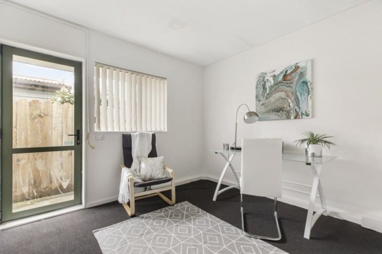 Photo of property in 128a Gloucester Road, Manurewa, Auckland, 2102