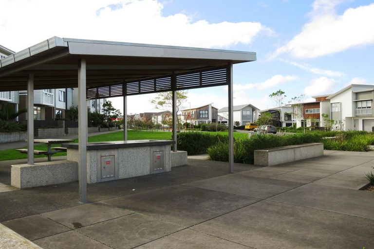 Photo of property in 27 Kanuka Road, Hobsonville, Auckland, 0616