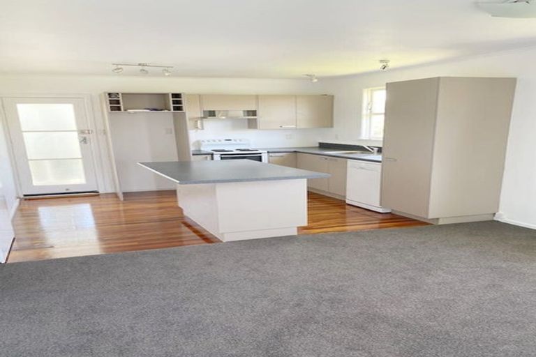 Photo of property in 43 Lynda Avenue, Paparangi, Wellington, 6037