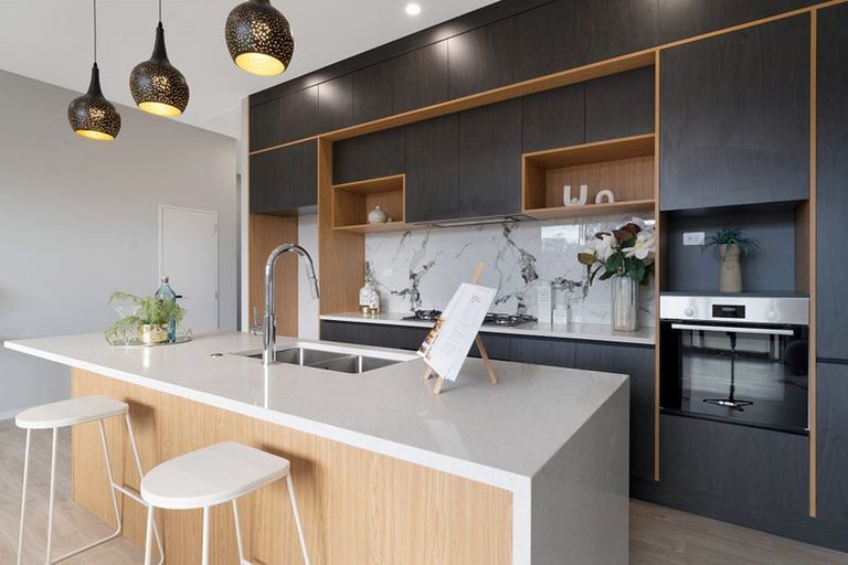Photo of property in 41 Mcindoe Road, Kumeu, 0810