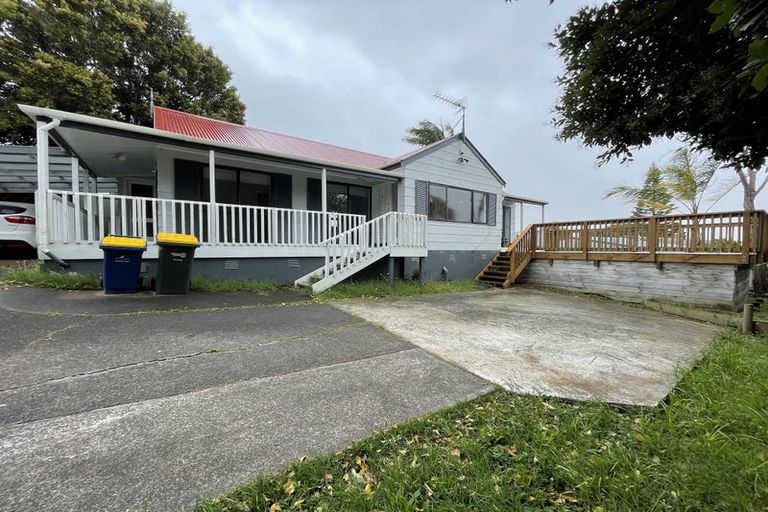 Photo of property in 65 Reynella Drive, Massey, Auckland, 0614