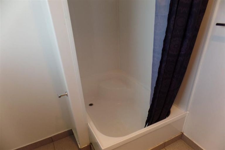 Photo of property in 14 Helena Street, Massey, Auckland, 0614