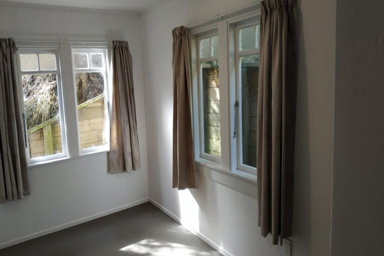 Photo of property in 57-59 Seaview Road, Paremata, Porirua, 5024