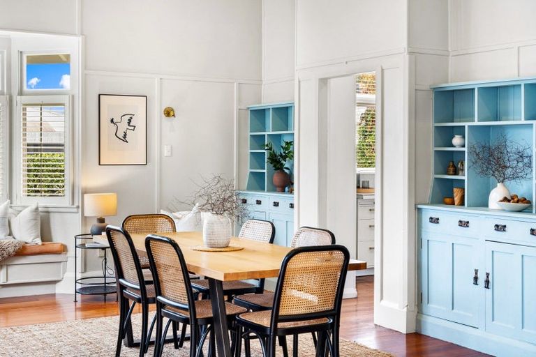 Photo of property in 45 Napier Terrace, Hospital Hill, Napier, 4110