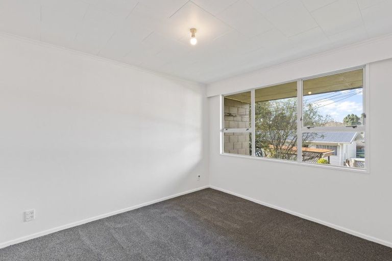 Photo of property in 8a Waterloo Place, Westown, New Plymouth, 4310