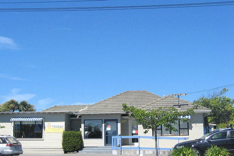 Photo of property in 114 Bassett Street, Burwood, Christchurch, 8083