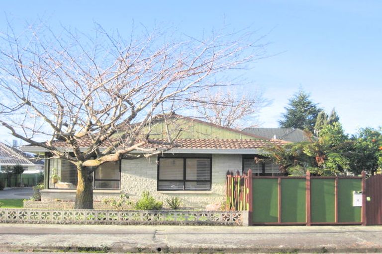 Photo of property in 2/405 Avenue Road West, Hastings, 4122