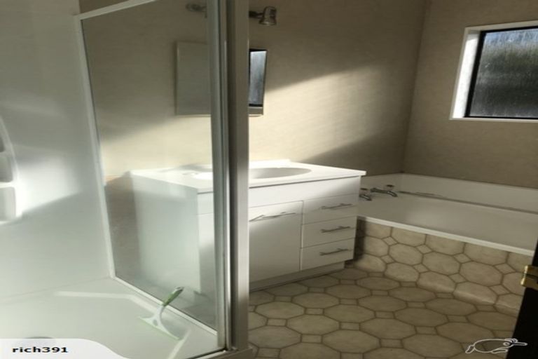 Photo of property in 2a Hilton Grove, Kelvin Grove, Palmerston North, 4414