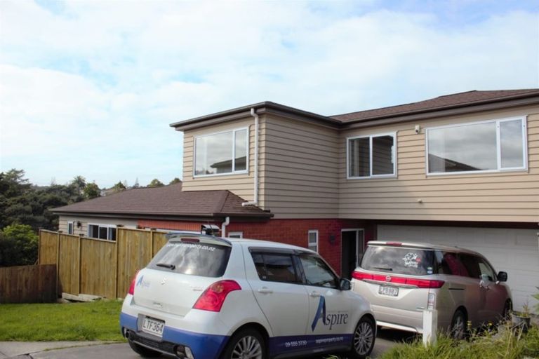 Photo of property in 76a Tamahere Drive, Glenfield, Auckland, 0629