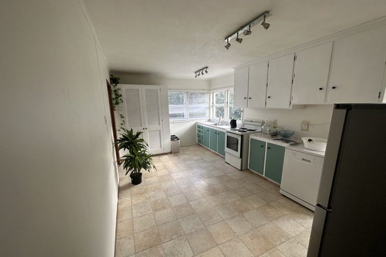 Photo of property in 663 Te Atatu Road, Te Atatu Peninsula, Auckland, 0610