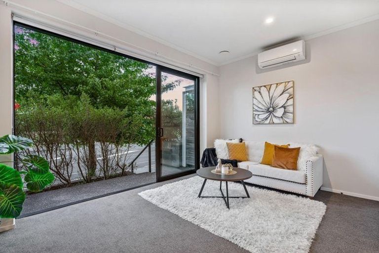 Photo of property in 6/89 Hobsonville Point Road, Hobsonville, Auckland, 0616