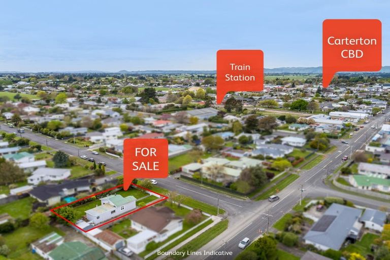 Photo of property in 30 Augustus Street, Carterton, 5713