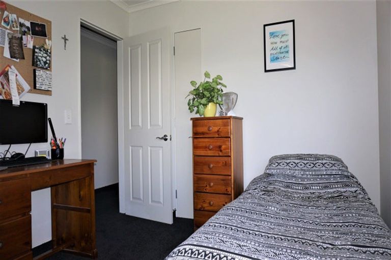 Photo of property in 66 Pohutukawa Drive, Levin, 5571