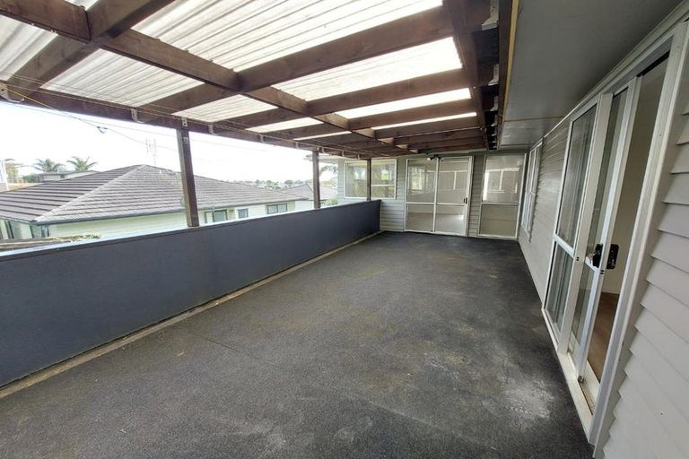 Photo of property in 2 Gallony Avenue, Massey, Auckland, 0614