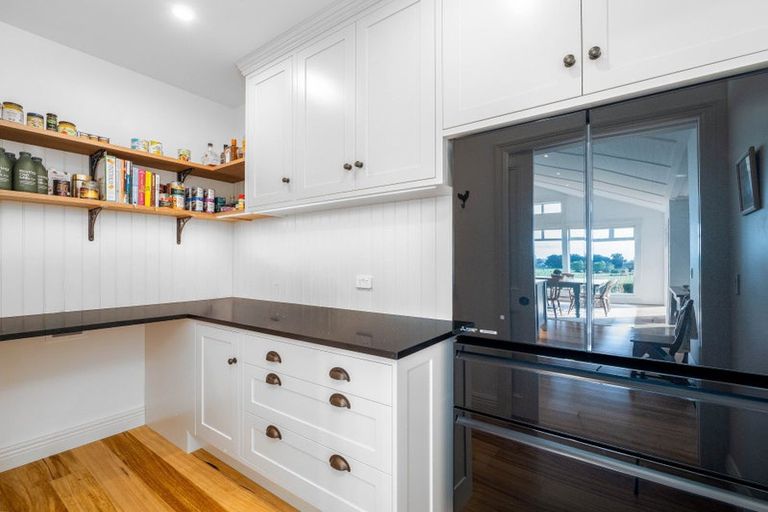 Photo of property in 355a Waikaramu Road, Waimate North, Kaikohe, 0472