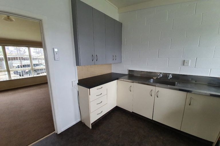 Photo of property in 2/312 Massey Road, Mangere East, Auckland, 2024