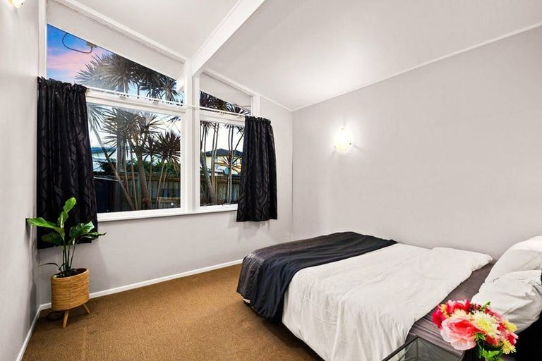Photo of property in 112 Rathgar Road, Henderson, Auckland, 0610