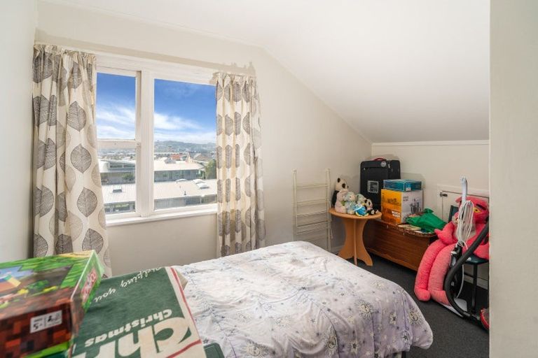 Photo of property in 87 Queens Drive, Lyall Bay, Wellington, 6022