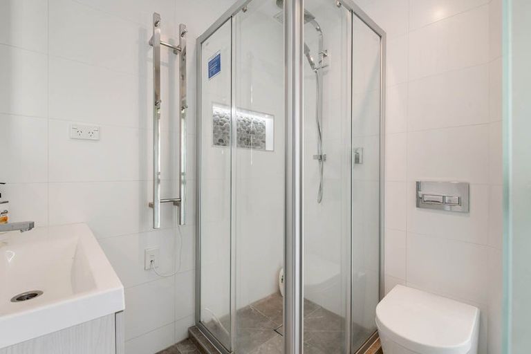 Photo of property in 6 Lancelot Road, Orewa, 0931