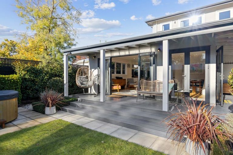Photo of property in 19 Weston Road, St Albans, Christchurch, 8052