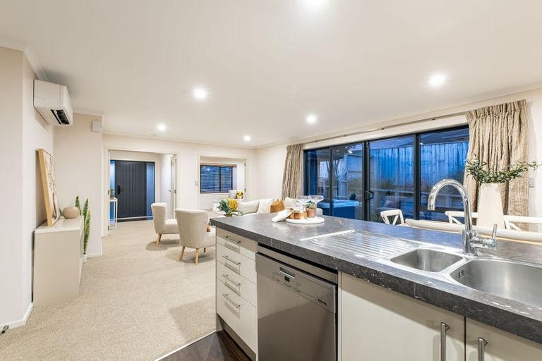 Photo of property in 5 Paparoa Crescent, Aotea, Porirua, 5024