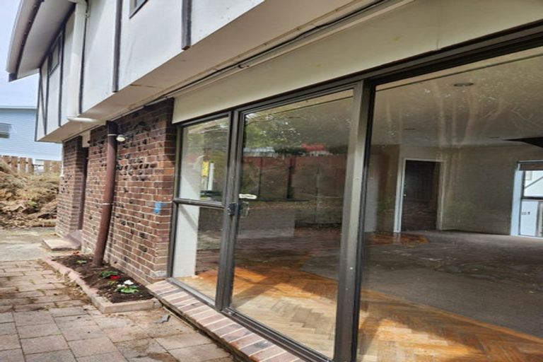 Photo of property in 1/36 Tree View Avenue, Glenfield, Auckland, 0629