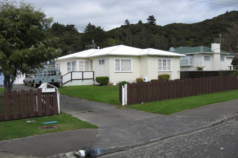Photo of property in 7 Maire Street, Wainuiomata, Lower Hutt, 5014