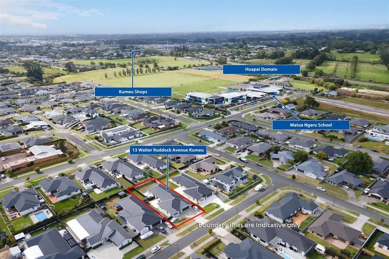 Photo of property in 13 Walter Ruddock Avenue, Kumeu, 0810