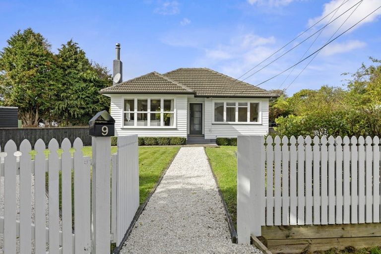 Photo of property in 9 Huia Grove, Elderslea, Upper Hutt, 5018